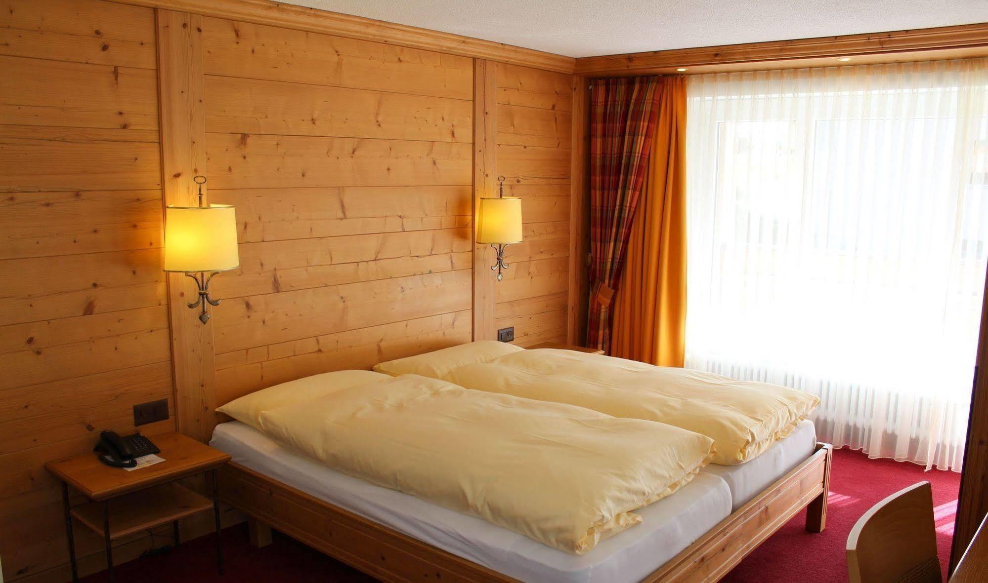 Hotel Holiday Zermatt Luaran gambar